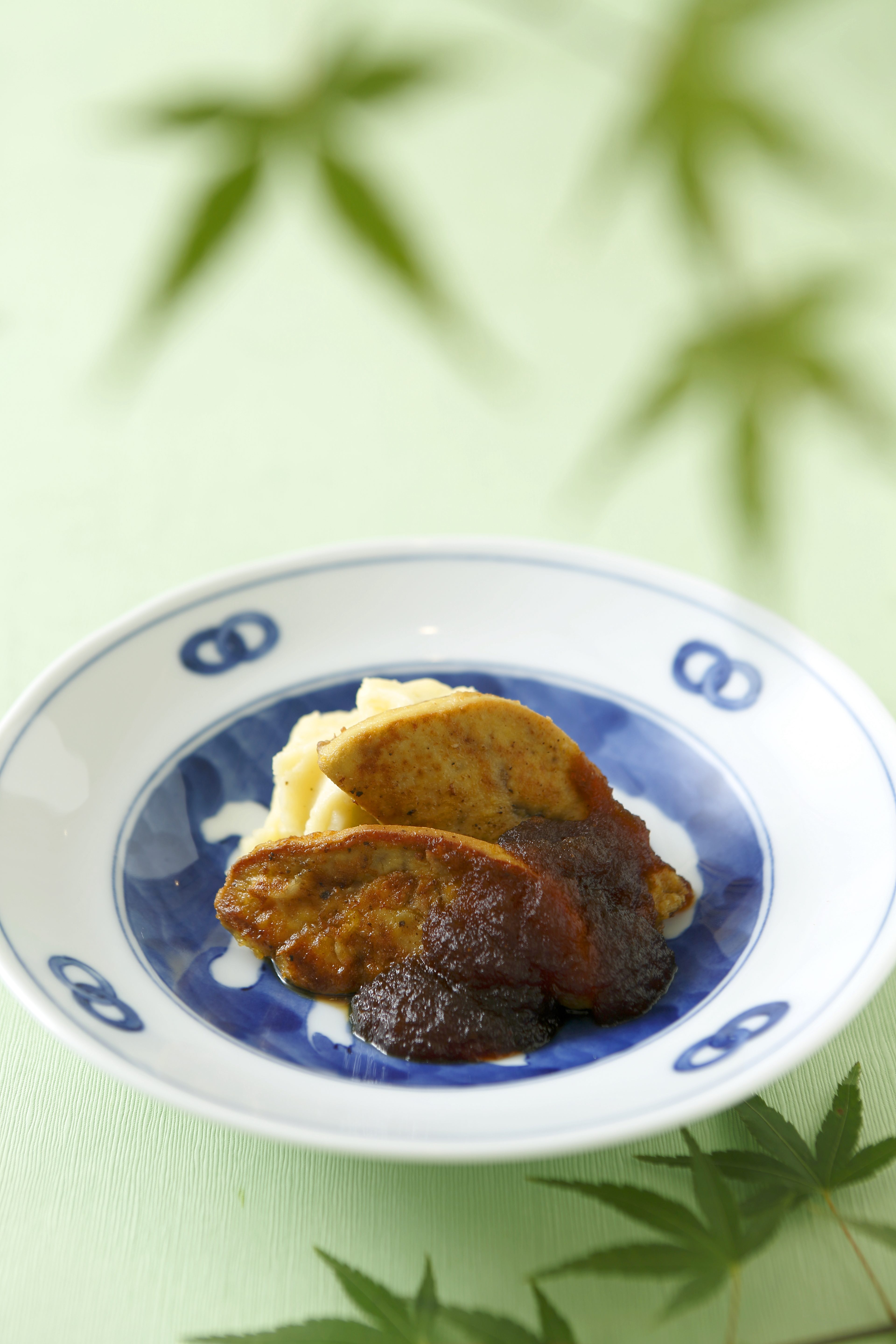 鹅肝照烧配土豆泥果酱